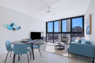 Blue Crush - Resort-style Chic near CBD - 9