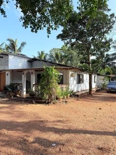 Hasaranga Guest house - 0