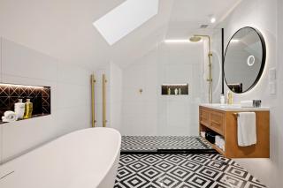 The Clements Hotel - 1