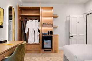 The Clements Hotel - 3