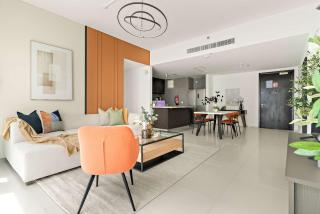 Silkhaus Refined 2BDR Living in Horizon Towers - 0