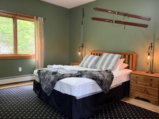 Hunny Tree Hive Hot tub Fire pit Grill Goats - 3