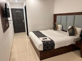 Hotel TEJ PALACE NEAR IGI AIRPORT - 2