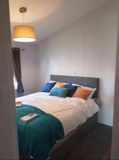Stunning 6 Berth Lodge With Decking At Valley Farm Holiday Park Ref 46735V - Great Clacton - 4