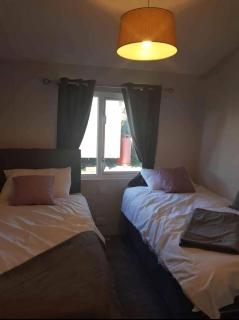 Stunning 6 Berth Lodge With Decking At Valley Farm Holiday Park Ref 46735V - Great Clacton - 1