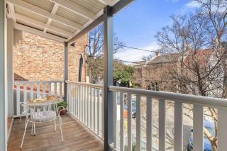 Chic Coastal Living in Balmain East with Parking - 1