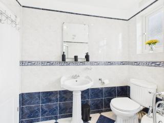 Lovely 4 bed Wimbledon and Parking - 1