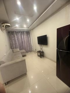 Comfortable Apartment Bahria - Lahore - 2