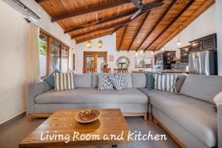 Main Villa plus 2 casitas, 5 BR, POOL, canaba w grill - Tamarindo - 4