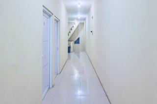 RedDoorz at Guest House A2 Near Rita Mall Tegal - Tegal - 1