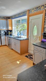 Jenny's Bay with Hot Tub - Lochgoilhead - 4