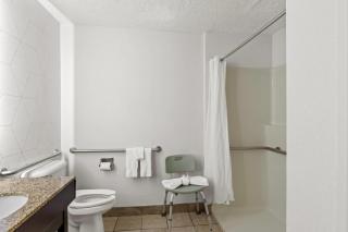 Comfort Suites Clackamas - Clackamas - 6