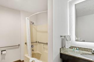 Comfort Suites Clackamas - Clackamas - 5