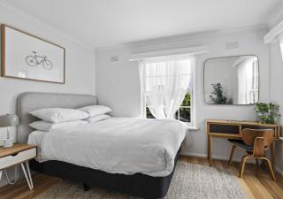Charming 2 bed in the Heart of Camberwell - Melbourne - 6