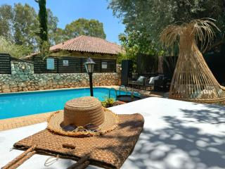 הבית בראש פינה - The House - 9