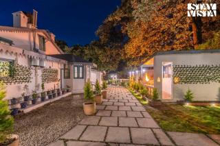 StayVista at The Emily Chalet 7 BR House in Nainital with Bonfire, BBQ - Nainital - 9