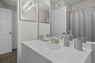 3BEDS, Resort, Pool, near UT 5mins to Downtown - Austin - 4