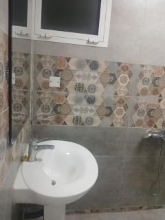 Room with private bathroom in a flat - 1