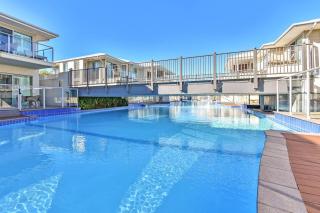 J's Resort Pacific Blue Swim Up-Studio B - Salamander Bay - 4