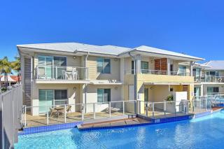 J's Resort Pacific Blue Swim Up-Studio B - Salamander Bay - 0