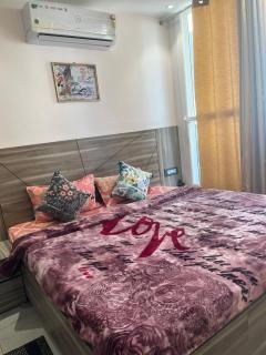 Gateway 2Heaven Modern Lux 2BHK Flat Terrace View Tapovan Rishikesh - Rishīkesh - 4