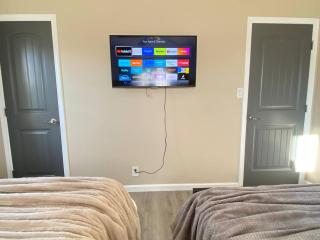 Cozy Home in National City 15 min from San Diego - 4