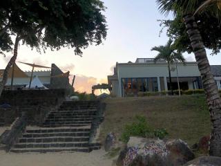 Ocean and Golf Apartment, Azuri Sea view & Sunrise - Roches Noires - 7