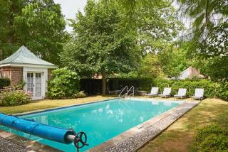 Large Manor House with Pool Hot Tub & Gardens - 3