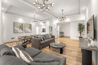 4 Bedroom Sea View Apartment in Jumeirah Beach Residence - 2