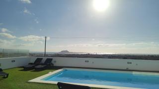 Saltwater - Sunshine Apartments Heated Pool - 3