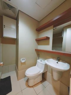 Condo Unit with Balcony Avida IT Park - 6