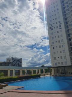 Condo Unit with Balcony Avida IT Park - Sampong - 4
