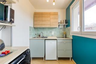 Studio meublé Métro 12 - 8