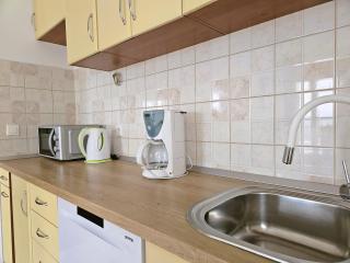 Lovely 3-bedroom apartment with breathtaking view - Dugi Rat - 3