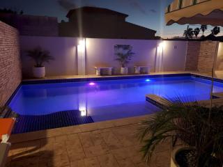 Villa de Leon suitable for 14 persons. 5 bedrooms 5 bathrooms - 4