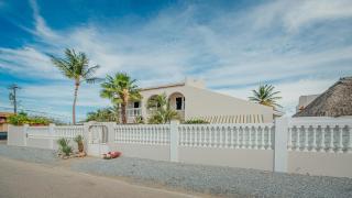 Villa de Leon suitable for 14 persons. 5 bedrooms 5 bathrooms - Palm-Eagle Beach - 2