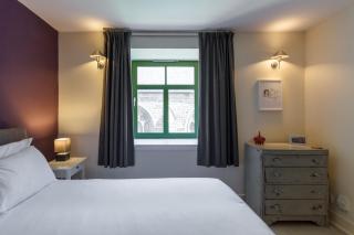 Industrial Chic 2BD Flat in Historic Whisky Bond - 3