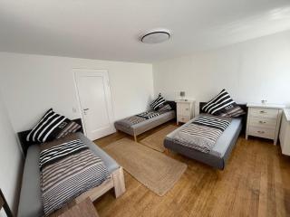 ARCOS Apartment - Geräumige 3-Zimmer-Wohnung mit 8 Einzelbetten - Perfekt für Familien, Gruppen oder Monteure - Kappel-Grafenhausen - 8