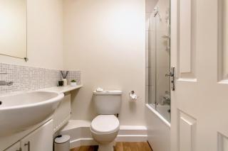 Modern & comfy 4 bedrooms Corby house free parking - 4