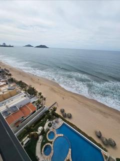Lujoso departamento frente a la playa - Mazatlán - 4