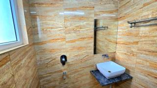 Luxury room with attach balcony - Gurgaon - 9