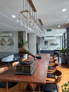 Poshtel 56 - 1