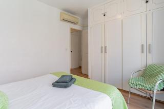 Urbanza City Center and Beach Apartment - 3