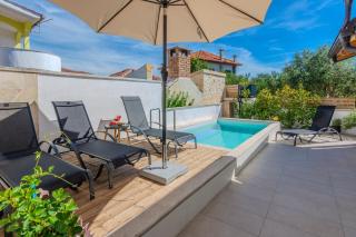House Ella - 1