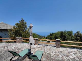 Cozy Blue Stone House with a Great Sea View. - Tsagarada - 7