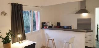 apartment building features laundry facilities - 1