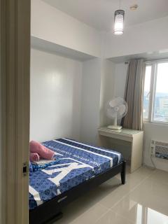 2BR Sea Residences by JH & LD's Condotel - Manila - 4