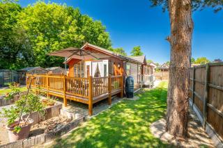 Swift Host - The Cabin - Sleeps Six - Near Aylsham - Garden - Burgh next Aylsham - 0
