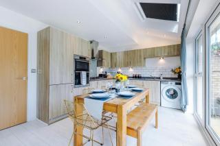 Perfect Riverside Home by 53 Degrees Property in Manchester with Garden & FREE Parking - Manchester - 3