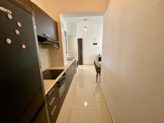 Poolside Two Bedroom Apartment in Central Location - Paphos - 5